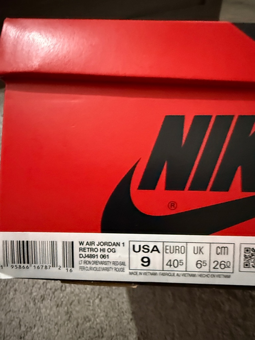 Women’s Air Jordan 1 Retro HI OG size 9 - Picture 2 of 8